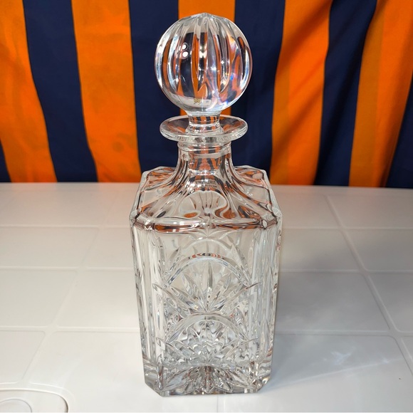 Towle Vintage 24% Lead Crystal Bar Decanter & Stopper Made in Poland 10" - Picture 3 of 6